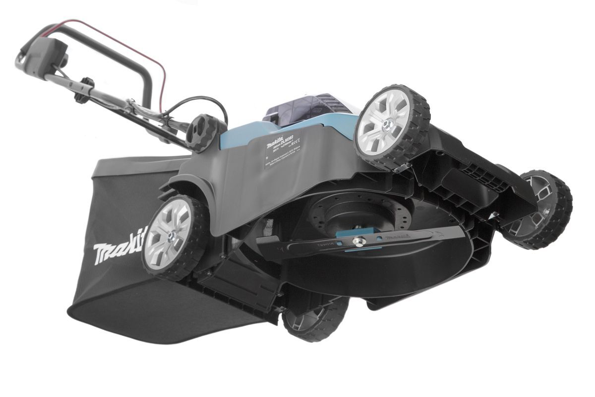 Газонокосилка роторная Makita DLM382CM2