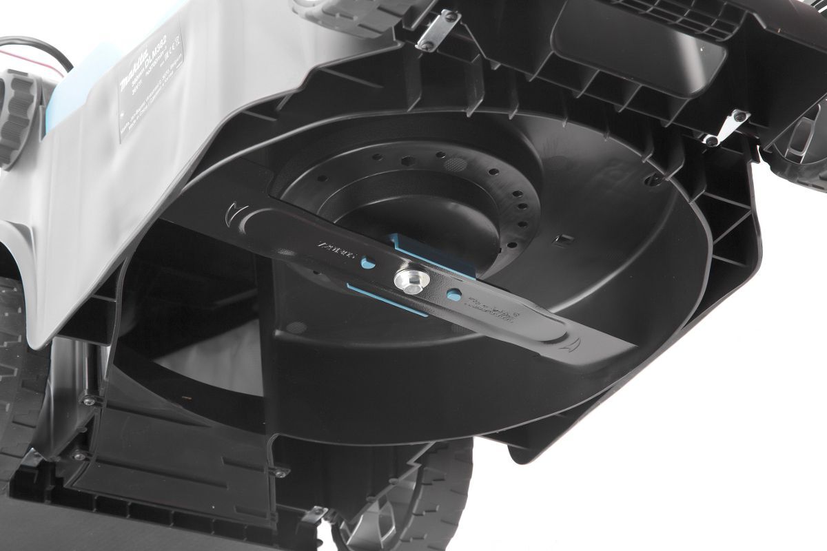 Газонокосилка роторная Makita DLM382CM2